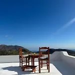 Nyaraló Kouri Traditional House