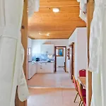 Nyaraló Kouri Traditional House